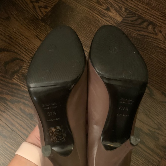 Prada size 37.5 beige heels - Picture 5 of 7